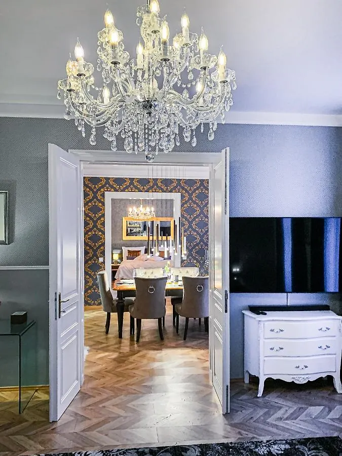 Sophies Place Yppenplatz - Imperial Lifestyle City Apartments Vienna Parking