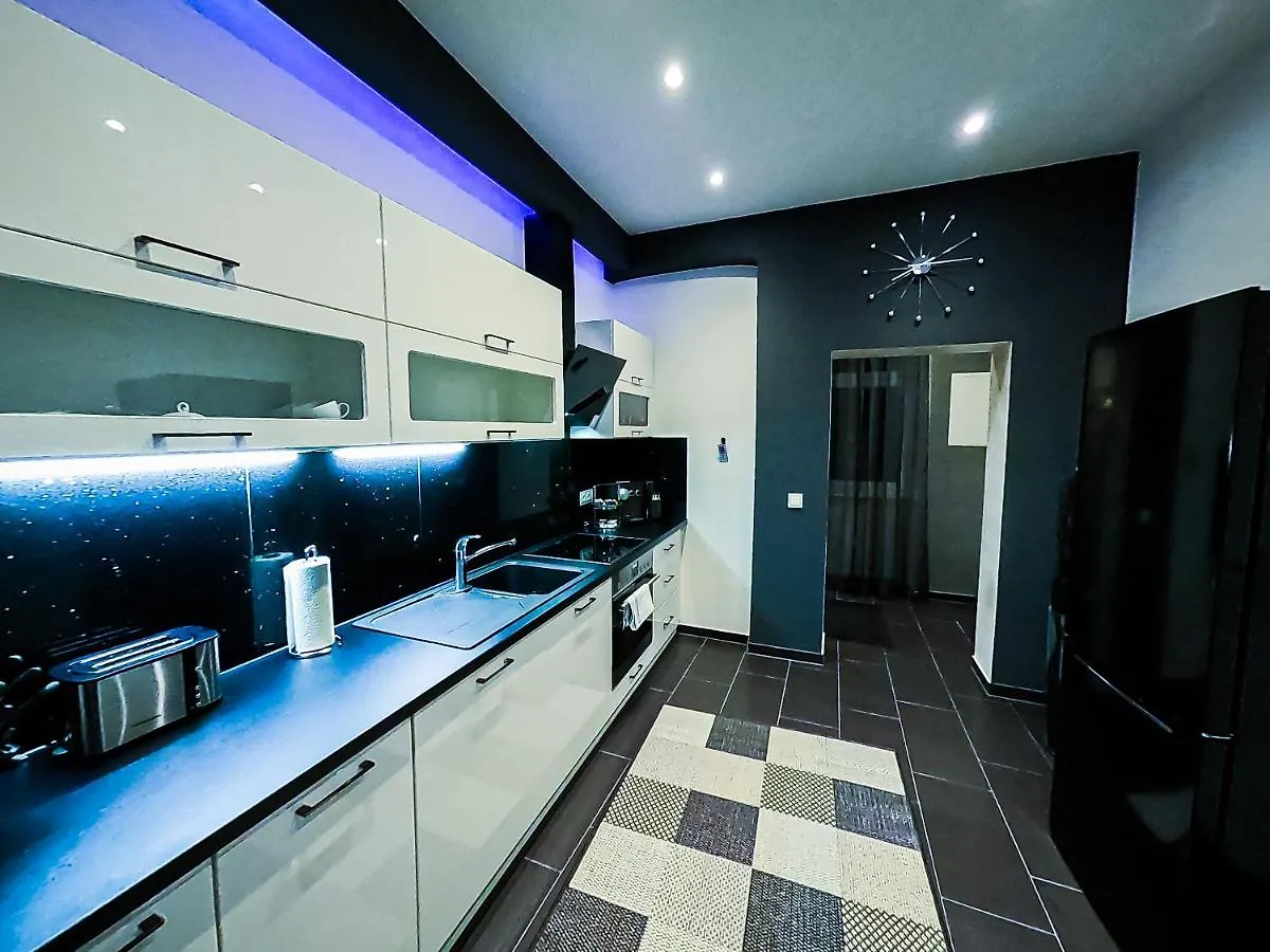 Sophies Place Yppenplatz - Imperial Lifestyle City Apartments Vienna Parking