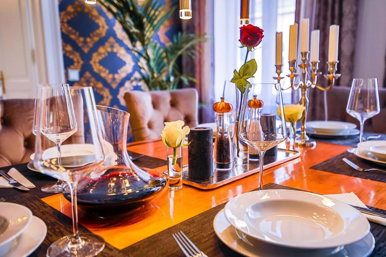 Sophies Place Yppenplatz - Imperial Lifestyle City Apartments Vienna Parking