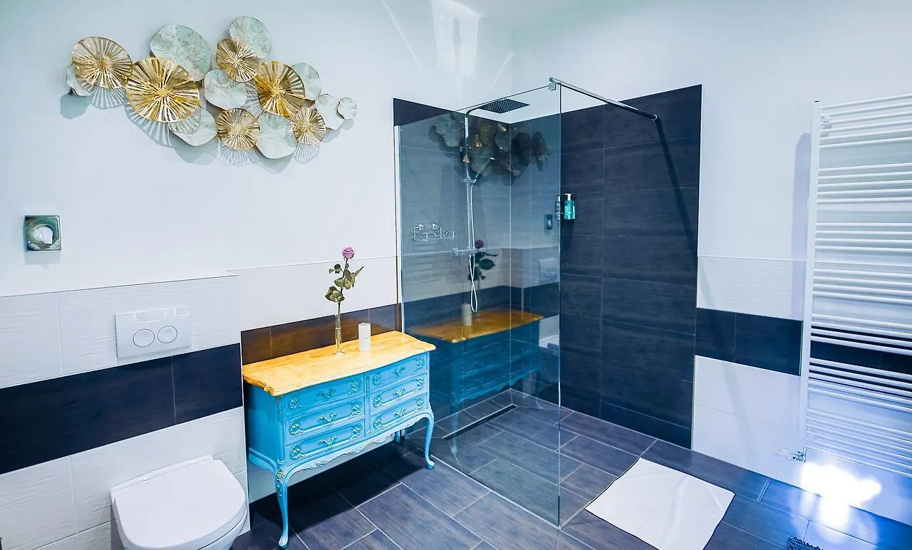 Sophies Place Yppenplatz - Imperial Lifestyle City Apartments Vienna Parking