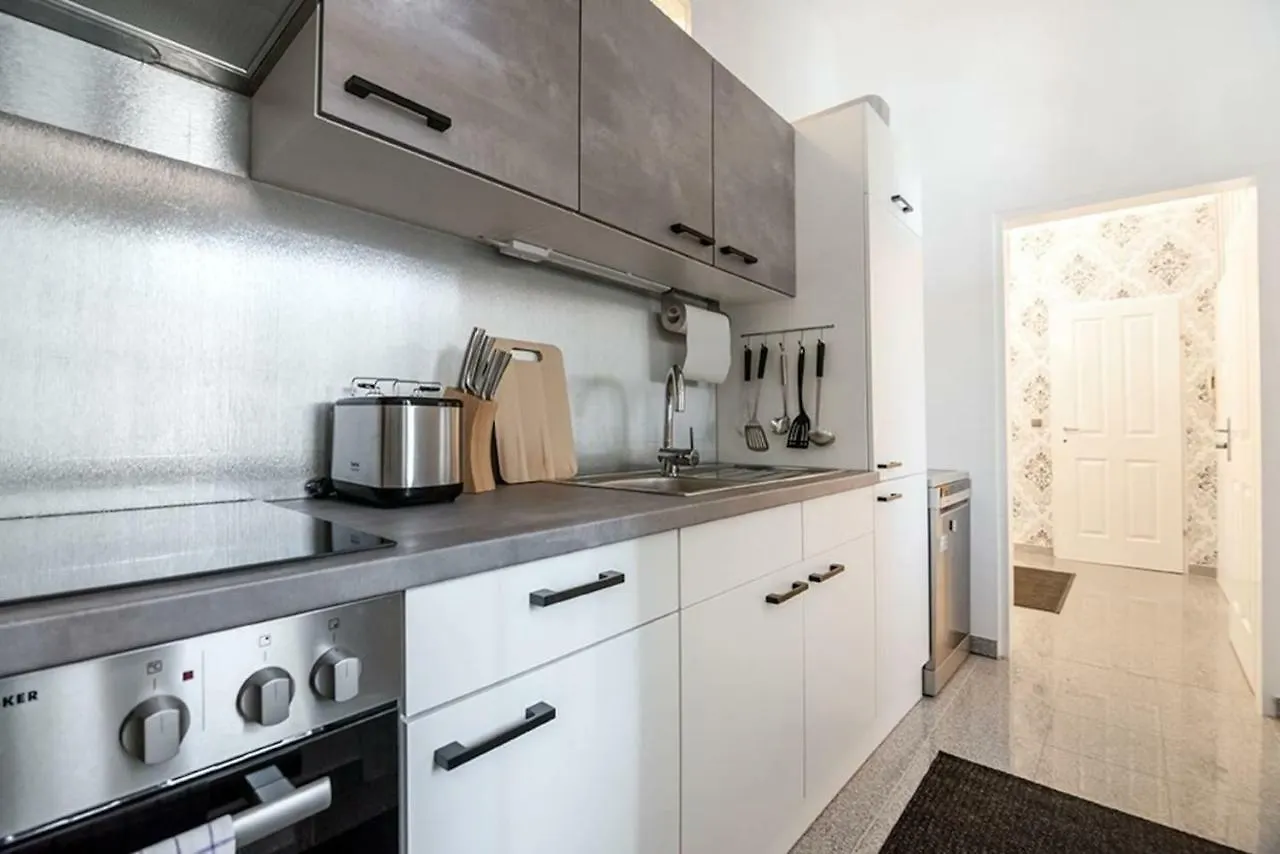 Sophies Place Yppenplatz - Imperial Lifestyle City Apartments Vienna Parking Österreich