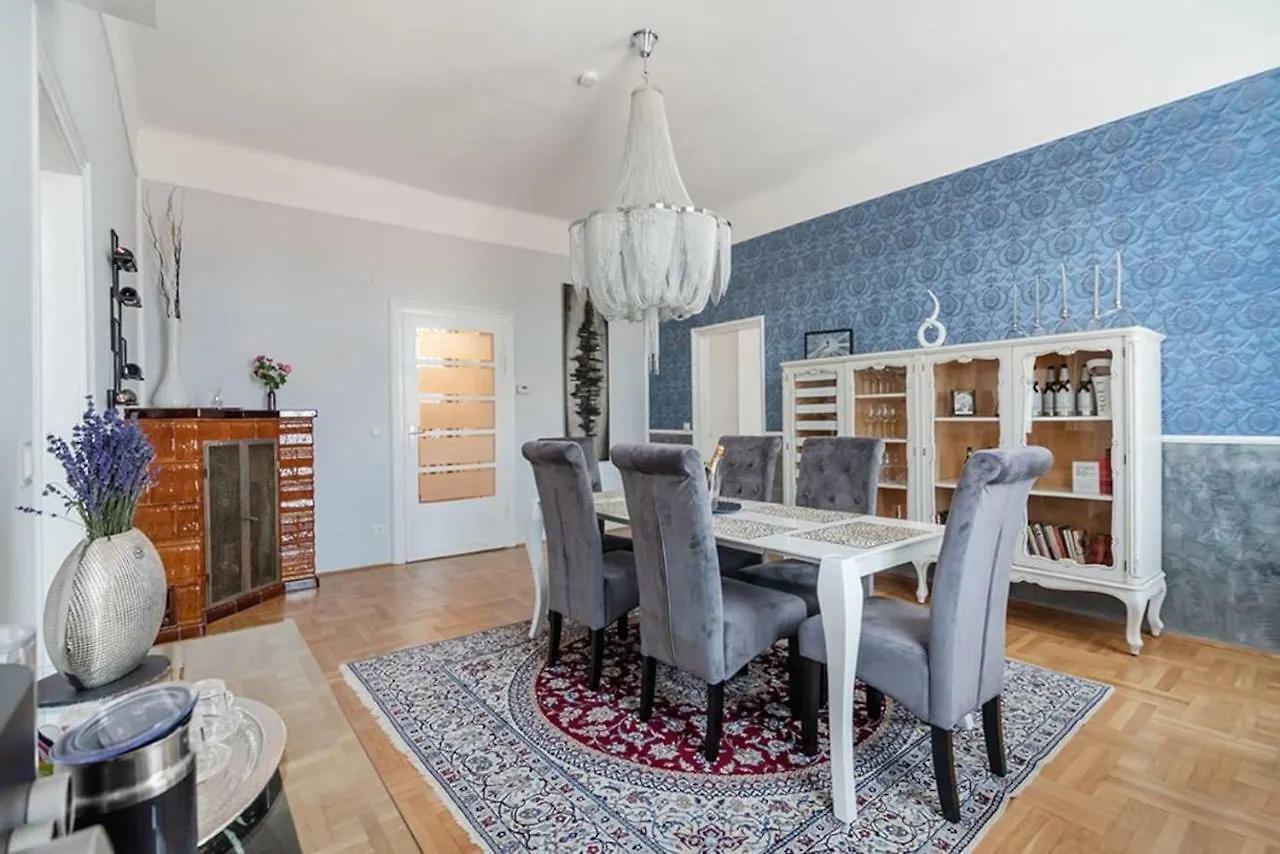 Sophies Place Yppenplatz - Imperial Lifestyle City Apartments Vienna Parking
