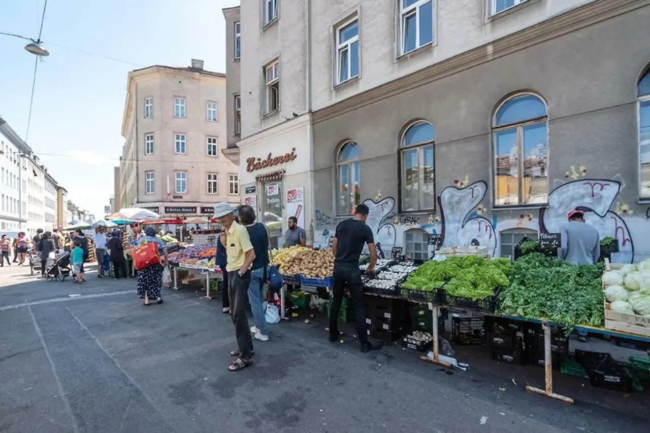 Sophies Place Yppenplatz - Imperial Lifestyle City Apartments Vienna Parking