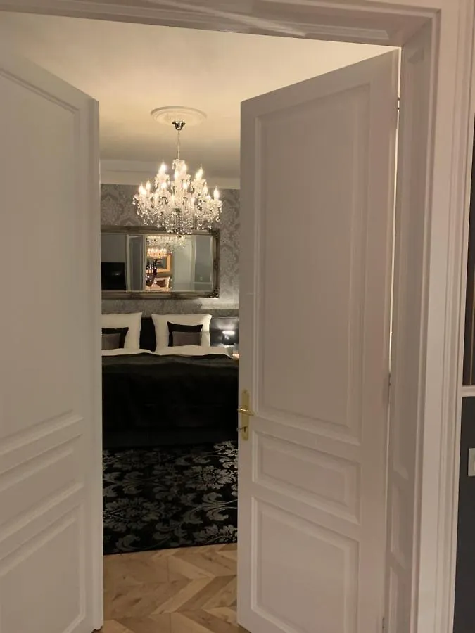 Sophies Place Yppenplatz - Imperial Lifestyle City Apartments Vienna Parking
