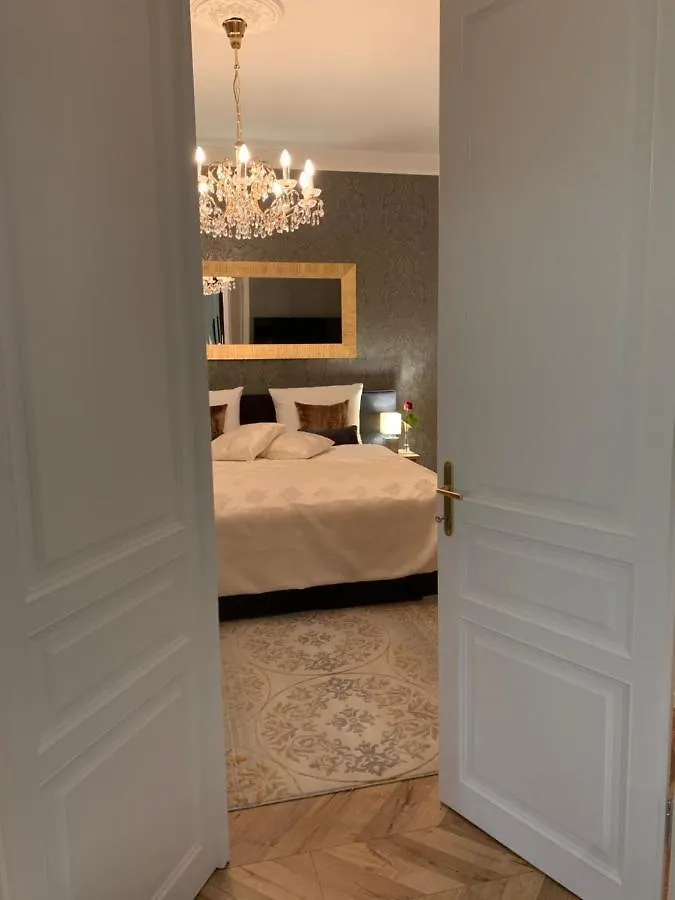 Sophies Place Yppenplatz - Imperial Lifestyle City Apartments Vienna Parking