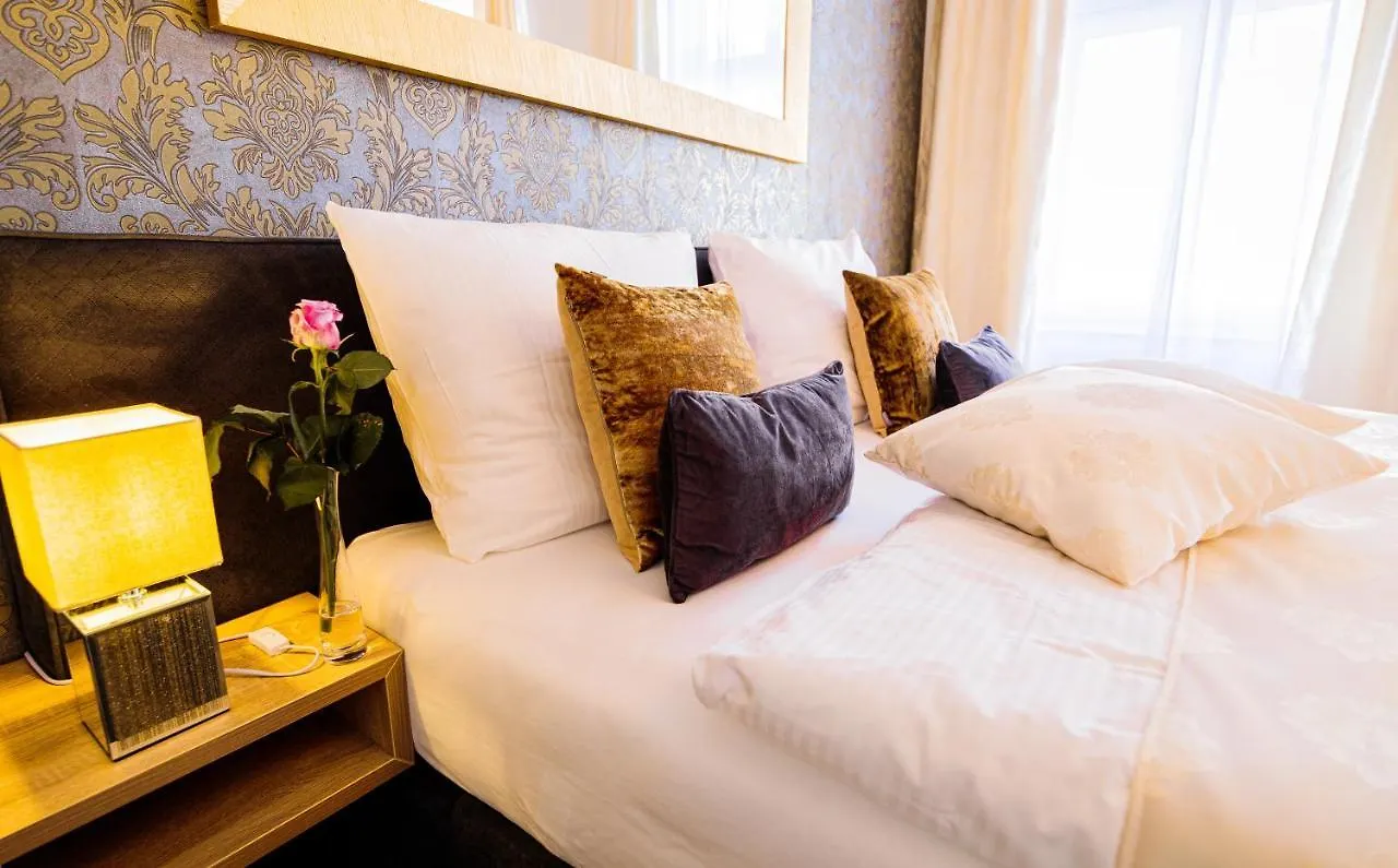 Sophies Place Yppenplatz - Imperial Lifestyle City Apartments Vienna Parking