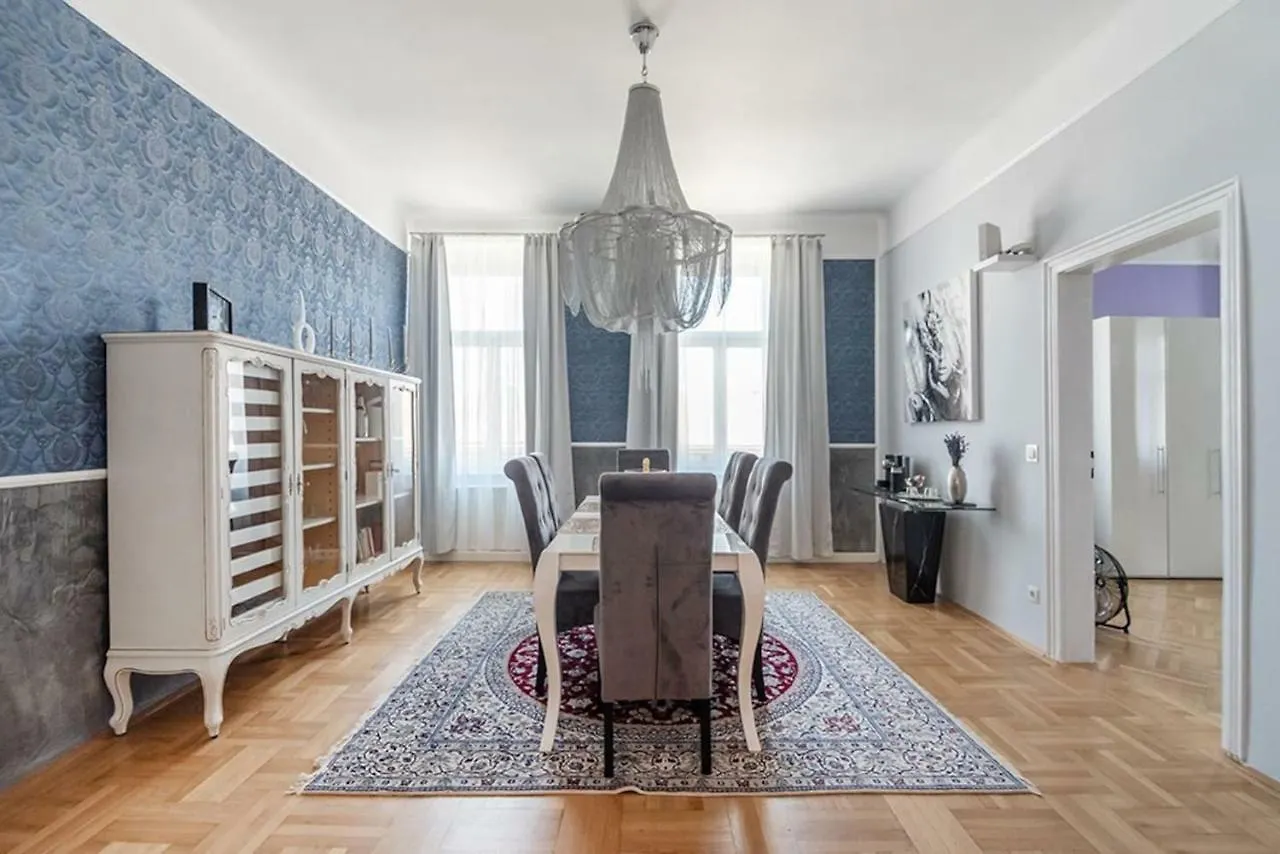 Sophies Place Yppenplatz - Imperial Lifestyle City Apartments Vienna Parking