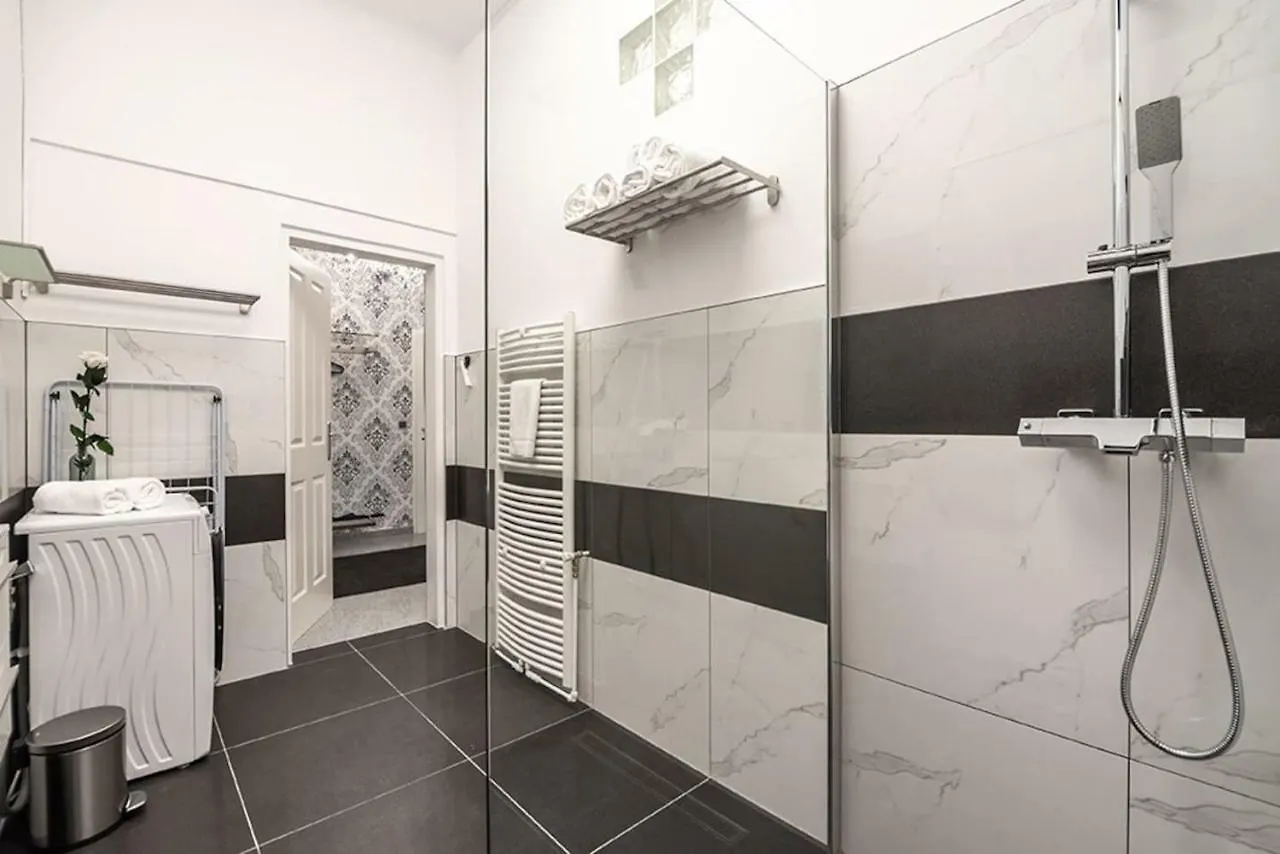 Sophies Place Yppenplatz - Imperial Lifestyle City Apartments Vienna Parking Österreich