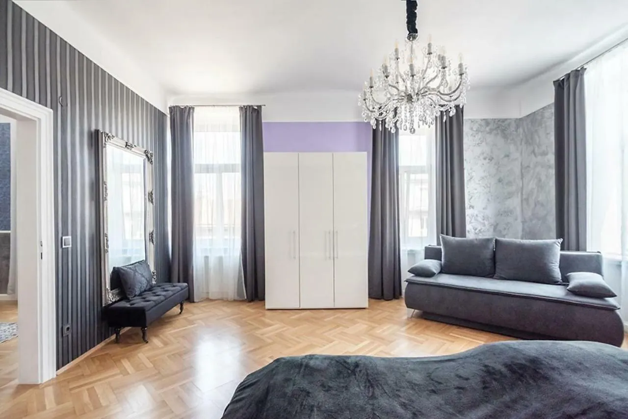 Sophies Place Yppenplatz - Imperial Lifestyle City Apartments Vienna Parking