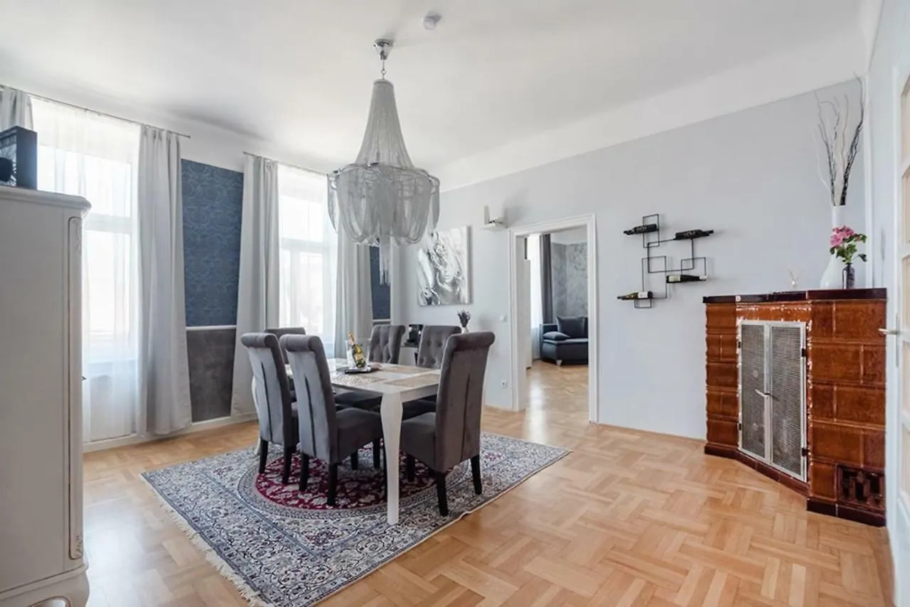 Sophies Place Yppenplatz - Imperial Lifestyle City Apartments Vienna Parking