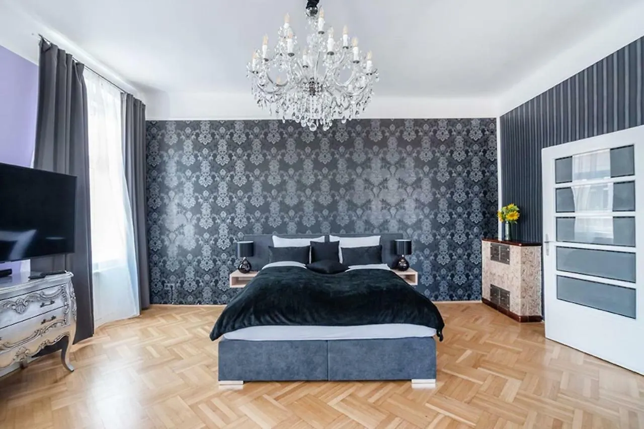 Sophies Place Yppenplatz - Imperial Lifestyle City Apartments Vienna Parking