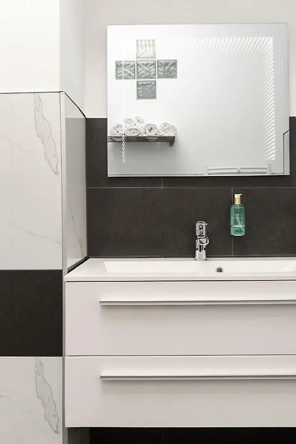 Sophies Place Yppenplatz - Imperial Lifestyle City Apartments Vienna Parking 0*,  Österreich